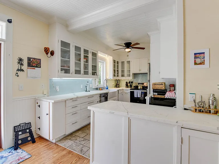 524 White St — Photo 25