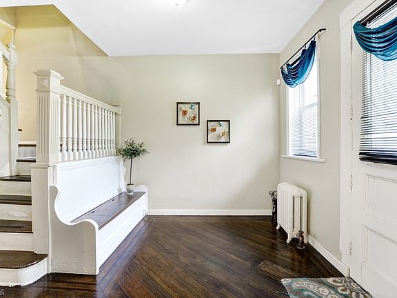 2nd image of 54 Eaton Pl