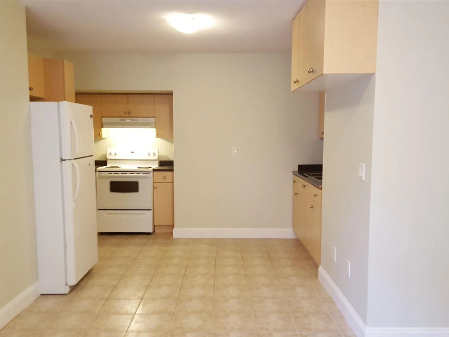 2 bed, 800 sqft, $1,800 — Photo 2