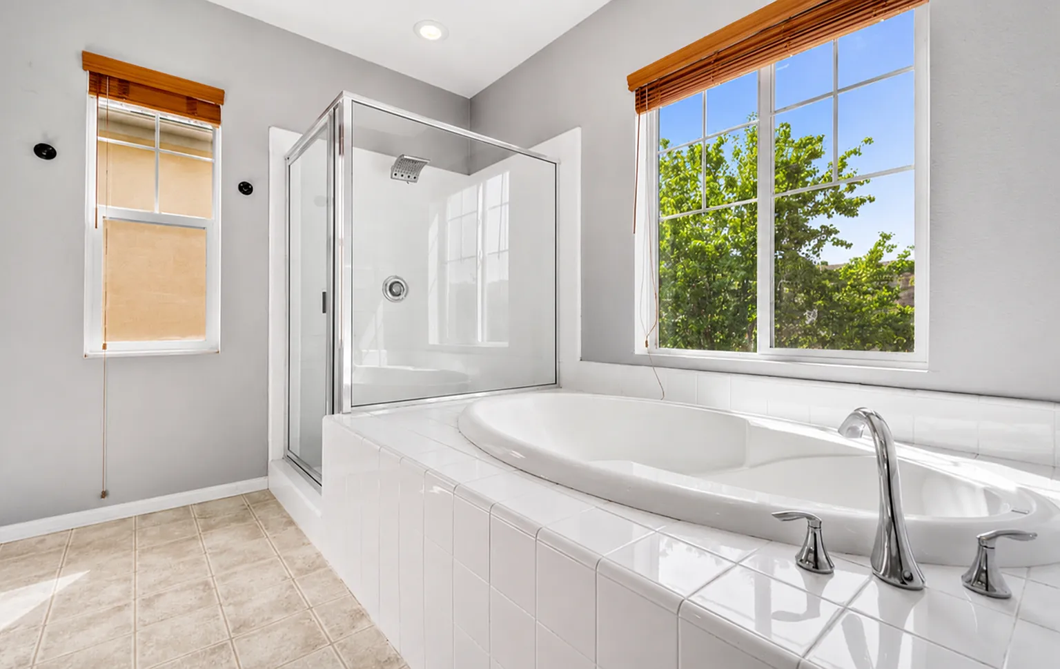 5 bed, 2949 sqft, $5,200 — Photo 4