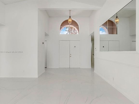 5th image of 509 Carrington Dr
