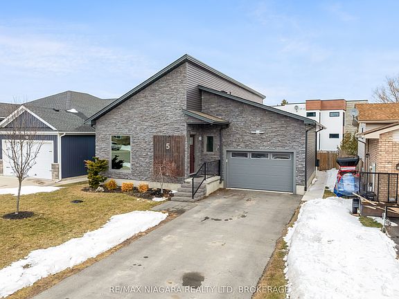 2nd image of 5 Heron Pointe Rd