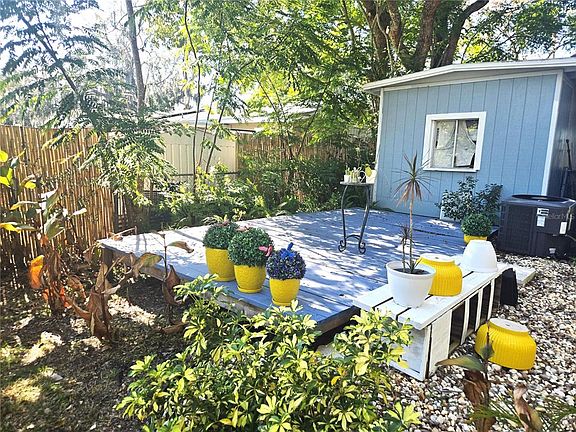 4th image of 2455 Royal Rd