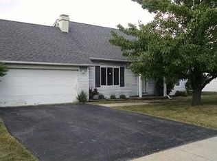 3223 Dogwood Dr, Oregon, OH 43616