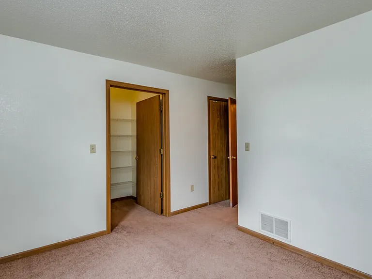 Summerfield Place Apartments — Photo 8