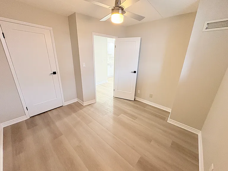 190 Gage Ave S #105 — Photo 6