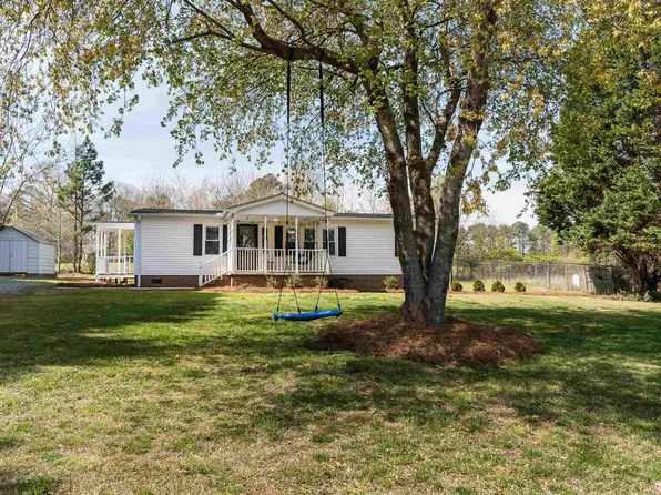 215 Lake Front Rd, Inman, SC 29349