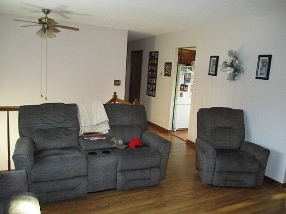5th image of 2710 Surrey Ct