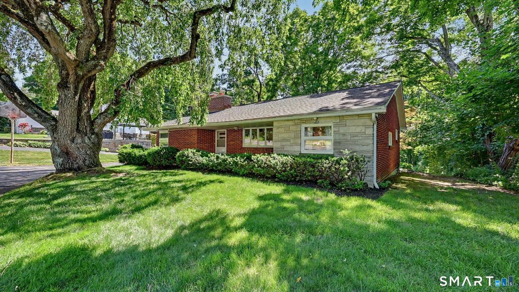 144 Maple Street, Seymour, CT - View 2