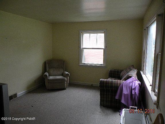 5th image of 144 N Lehigh Ave
