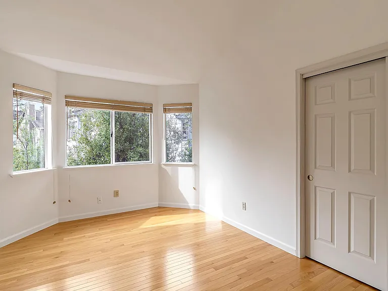 302 Tadley Ct — Photo 20