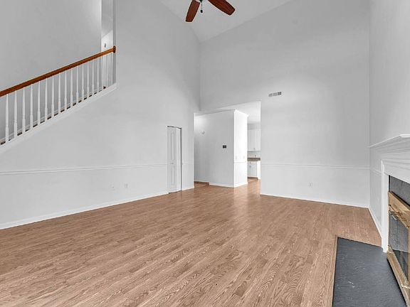 4th image of 21 Glencove Ct