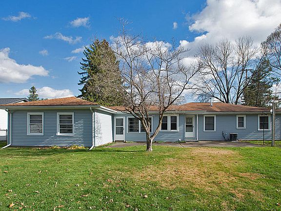 3rd image of 217 Oriole Dr