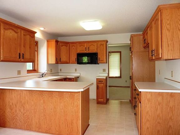 4th image of 104 Fairway Dr
