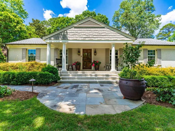 1409 Dellwood Dr, Raleigh, NC 27607