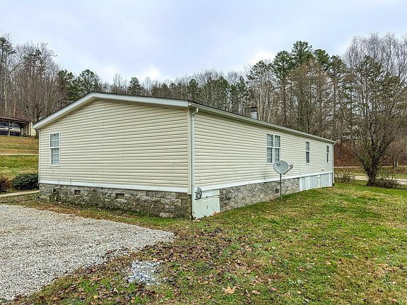 4th image of 331 Ellen Ln