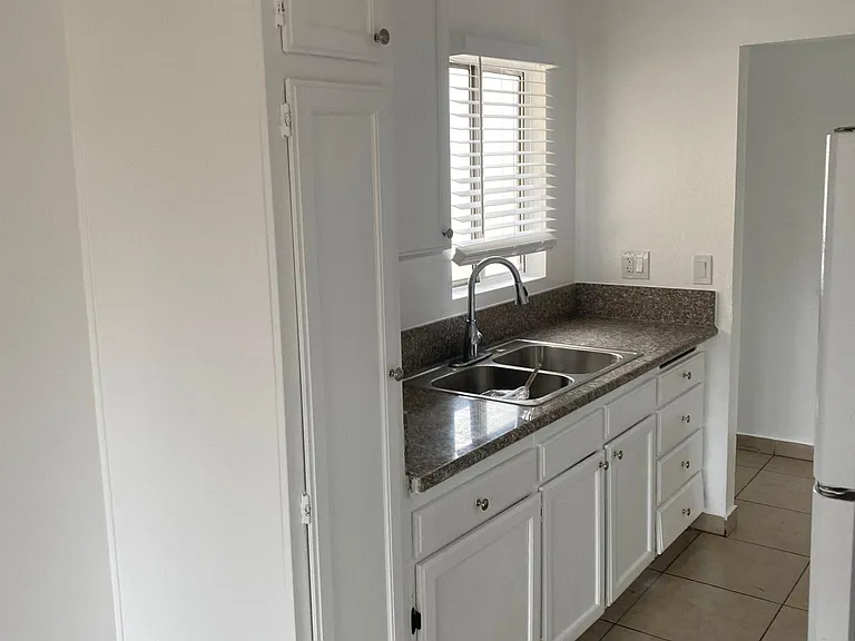 15236 Nordhoff St #108 — Photo 4