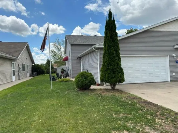 3163 11th Ave S, Moorhead, MN 56560
