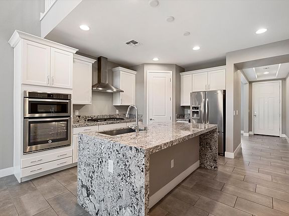 2nd image of 10262 Kesington Dr