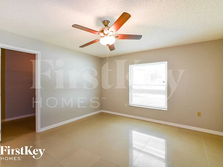 307 Michigan Ln — Photo 8