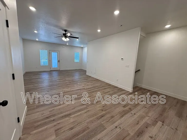 1294 E 1640 S — Photo 17