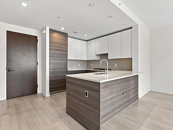 5th image of 1 Franklin St #1709