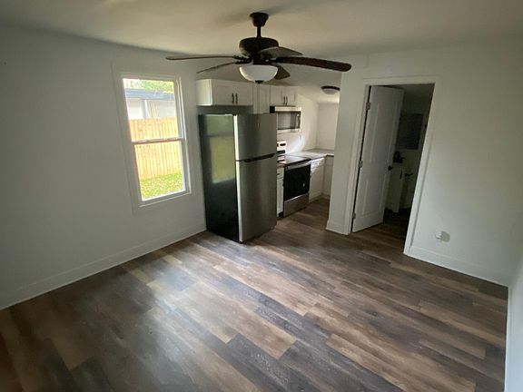 4th image of 1125 Highland Ct N