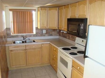 4th image of 9351 Fontainebleau Blvd APT B406