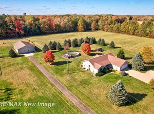 13886 Litchfield Rd, Montrose, MI 48457