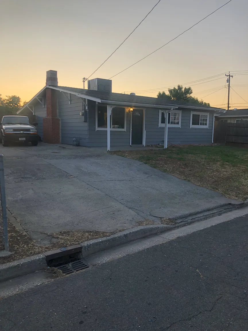 3904 Arcano Ave photo 1