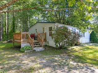 7 Billington Ln, Bowdoinham, ME 04008