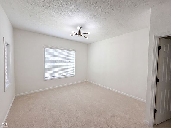 4th image of 37 N Sherman Dr