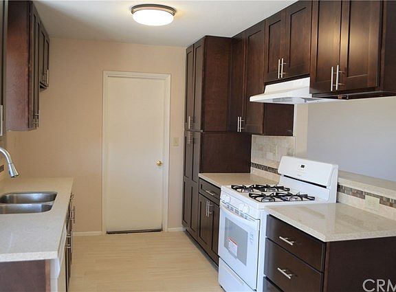 4th image of 16181 Teton St