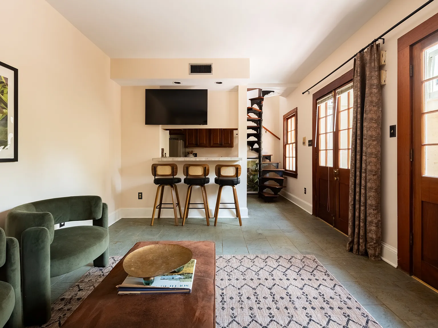 1018 Bienville St — Photo 3
