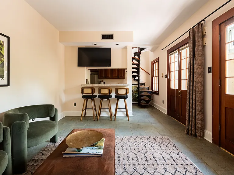1018 Bienville St — Photo 3