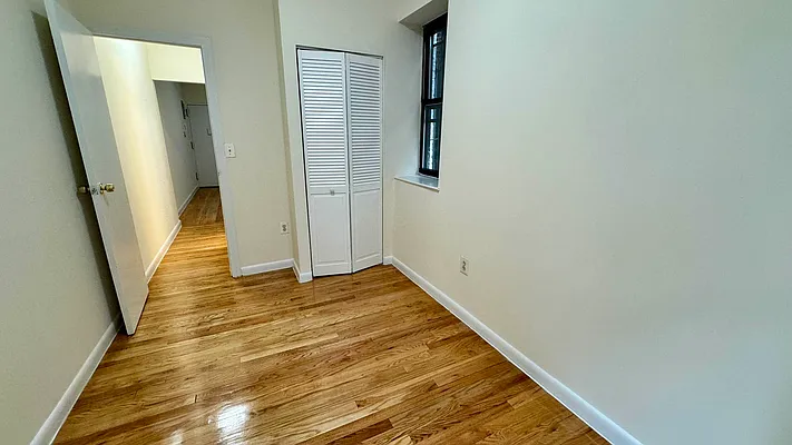 Rented by HOLTON REAL ESTATE INC. | media 5