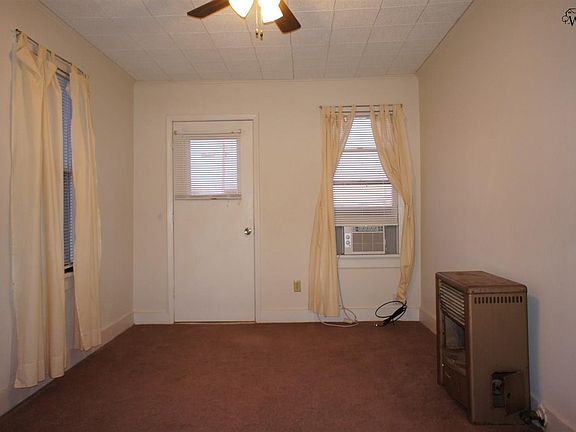 2nd image of 107 W Poe St
