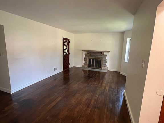 4th image of 228 Ryburn Ave