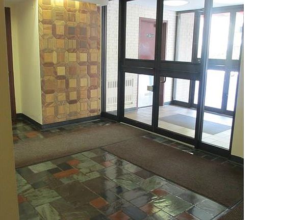 2nd image of 35 Stewart Pl APT 502