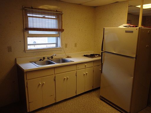 4th image of 1401 Rosemary Ln APT 1A