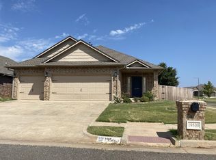 19500 Skylers Dr, Edmond, OK 73012