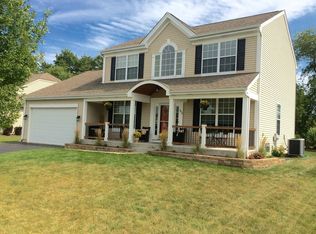 2454 Fen View Cir, Island Lake, IL 60042
