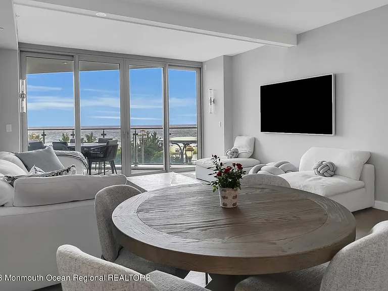 20 Melrose Ter #206 — Photo 7