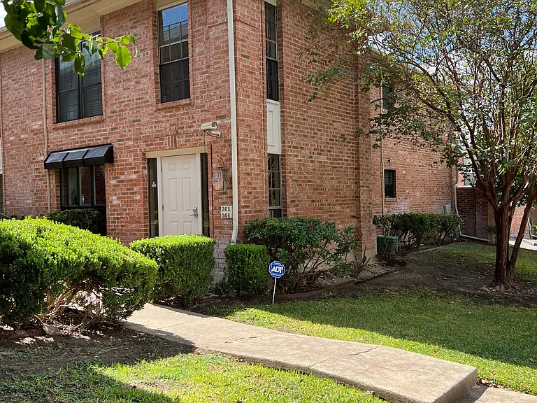 7815 Broadway St #306 — Photo 1