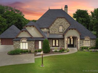 6941 Greenbriar Dr, Owasso, OK 74055