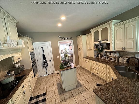 3rd image of 33 Jaelyn N Landen Dr