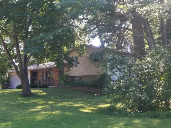 1718 Acorn Way, Green Bay, WI 54304