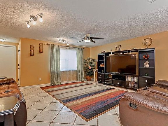 2nd image of 4705 Fox Hunt Dr