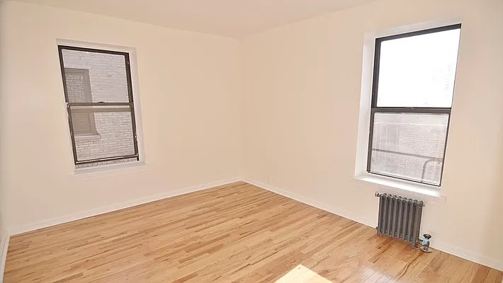 Rented by Park Property Advisors | media 8