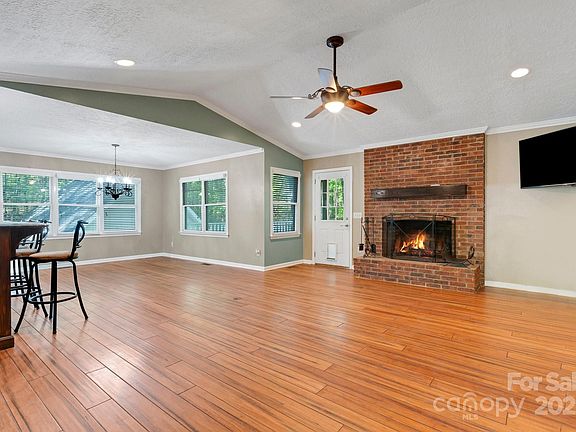 4th image of 118 Taylor Ct #16